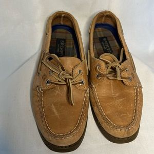 WOMENS SPERRY’S tan color size 6.5 women